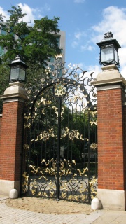 Earls Ct gates restored